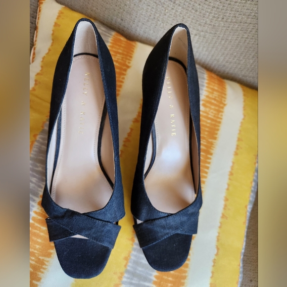 2/$30 Kelly & Katie Black Wedge Shoes - Picture 2 of 6